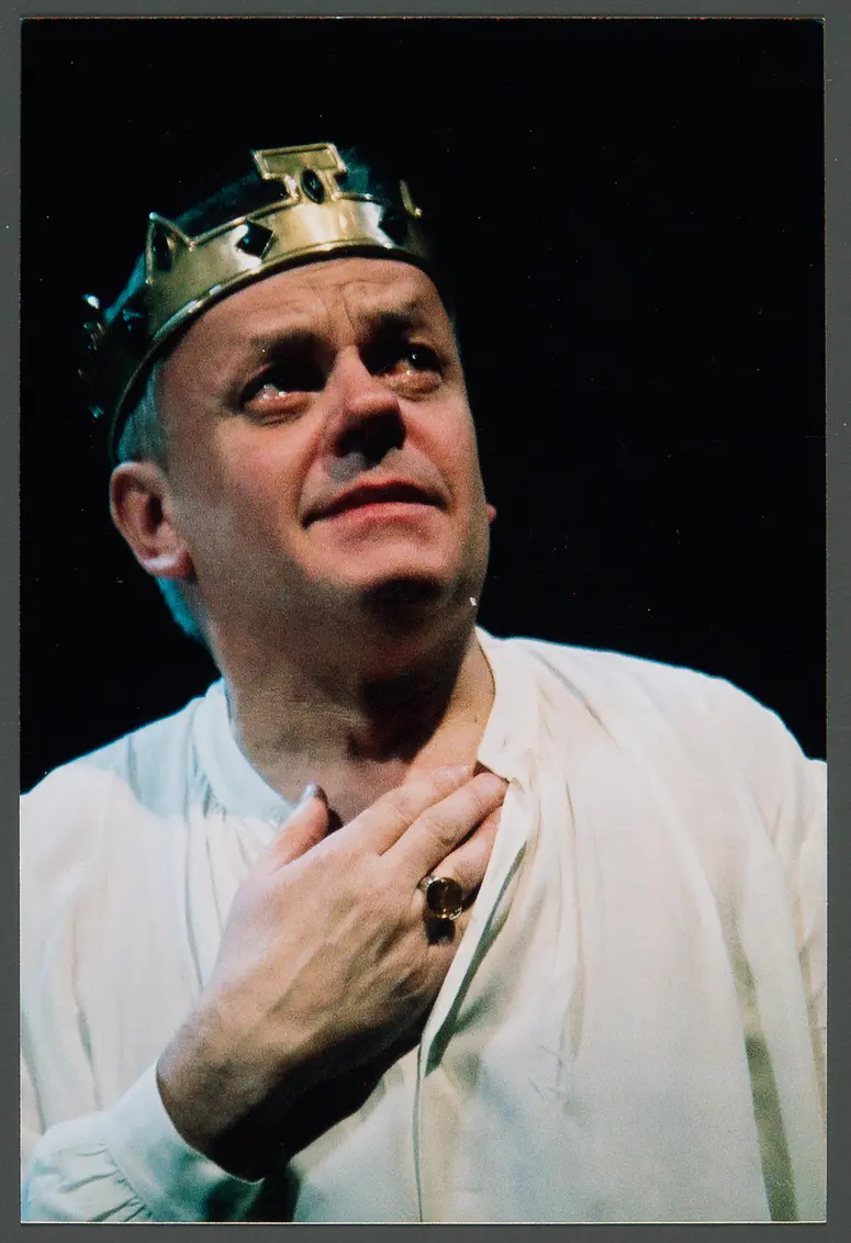 Robert Meyer, Verweis auf Stücktitel: Hamlet