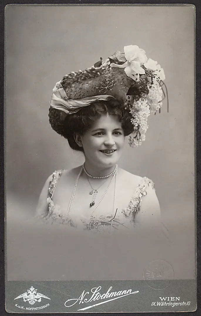 Annie Dirkens