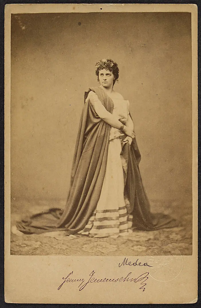 Fanny Janauschek, Verweis auf Stücktitel: Medea