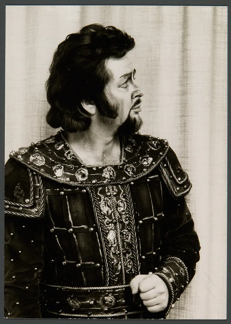 Siegmund Nimsgern, Verweis auf Stücktitel: Lohengrin