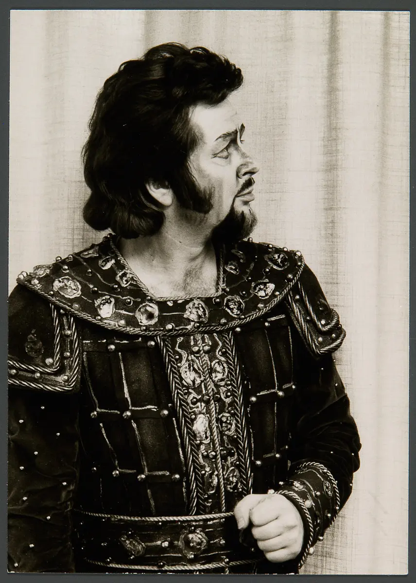 Siegmund Nimsgern, Verweis auf Stücktitel: Lohengrin