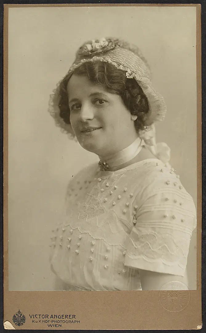 Annie Dirkens