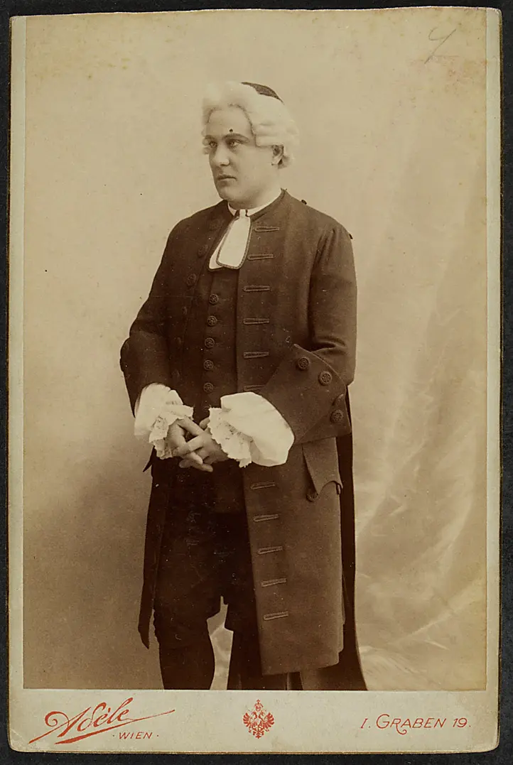 Franz Naval, Verweis auf Stücktitel: Manon
