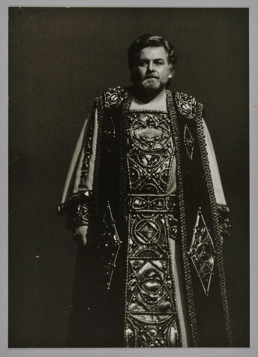 Karl Ridderbusch, Verweis auf Stücktitel: Lohengrin