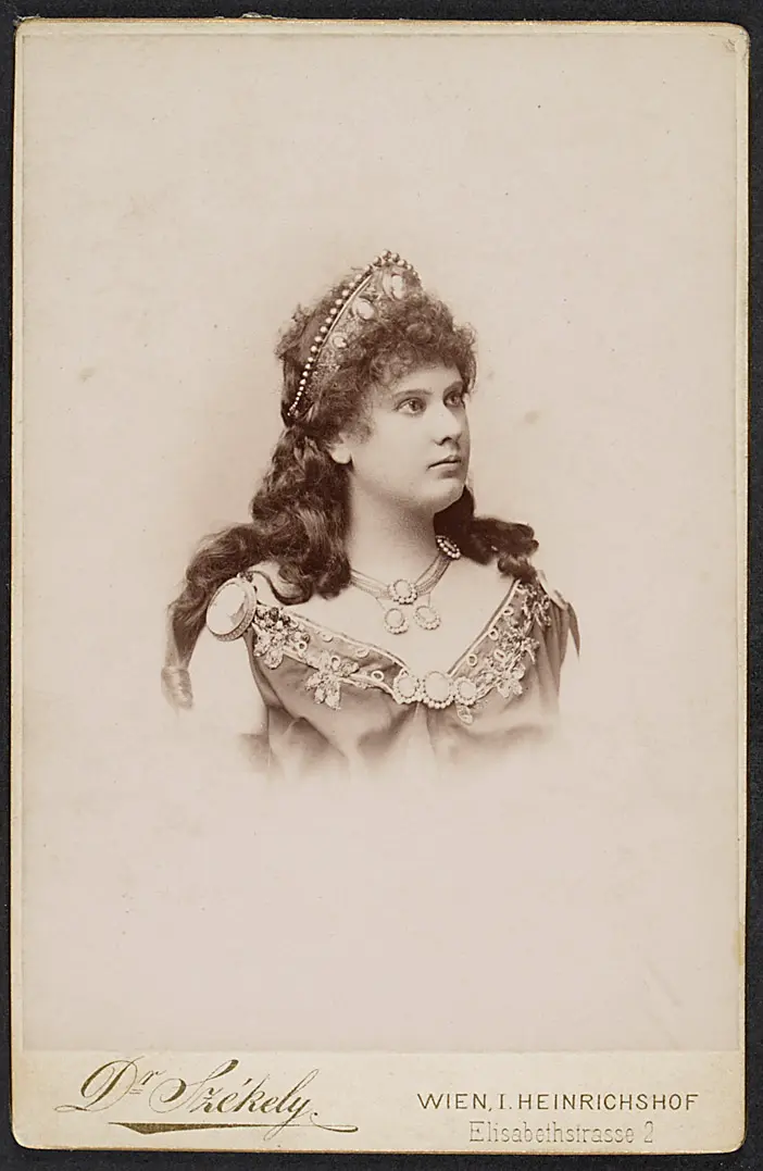 Pauline Schweighofer, Verweis auf Stücktitel: Medea