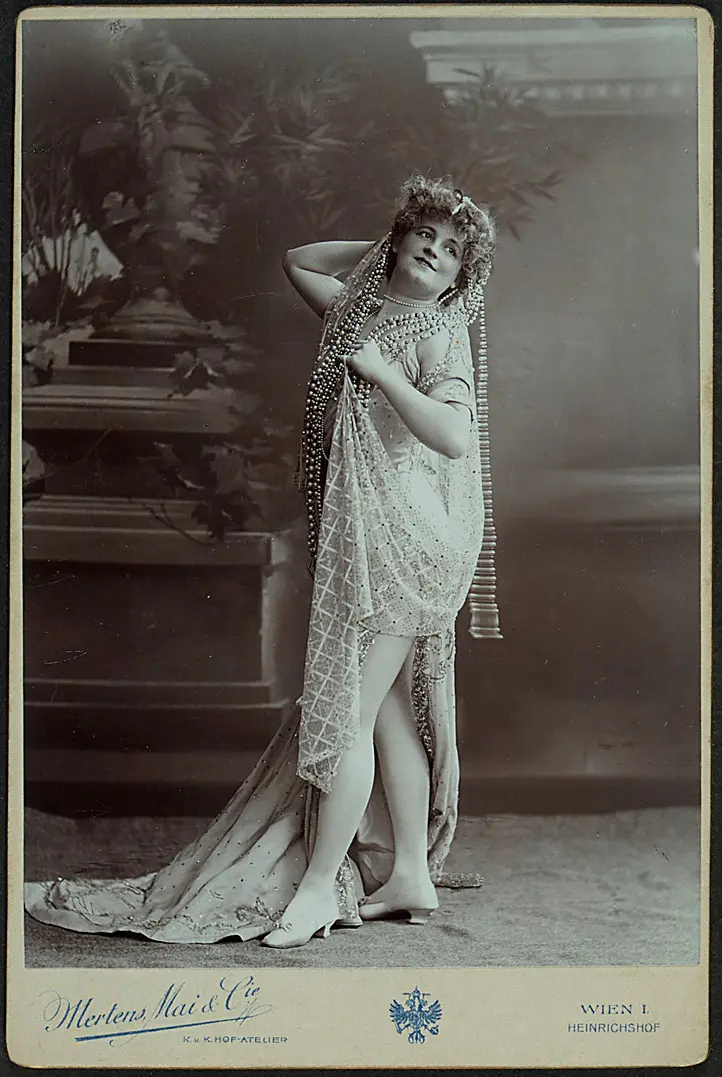 Annie Dirkens