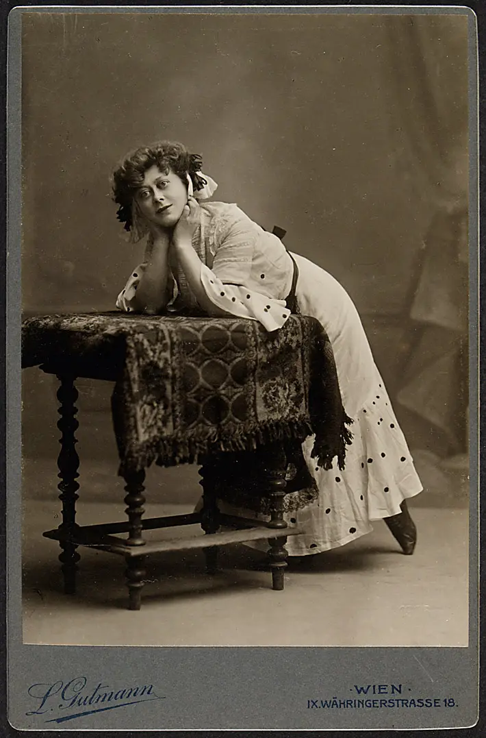 Mila Theren