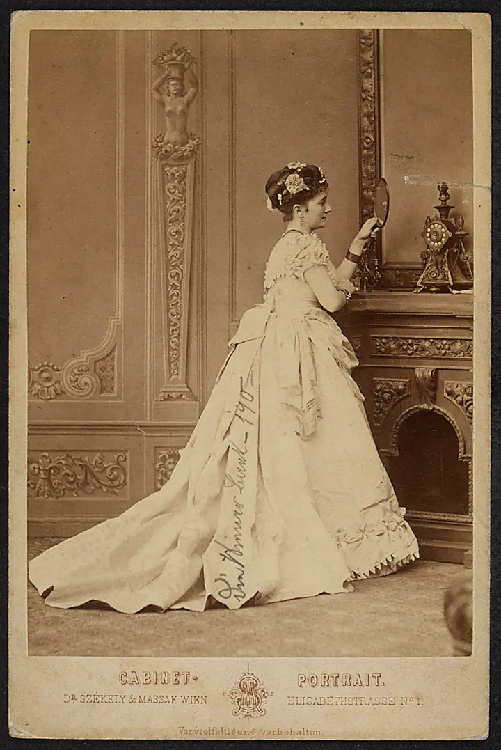 Charlotte Wolter