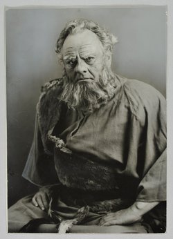 Richard Mayr, Verweis auf Stücktitel: Der Bettler Namenlos