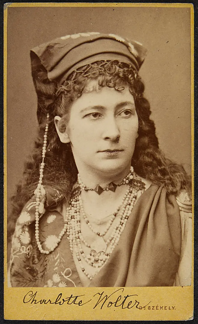 Charlotte Wolter
