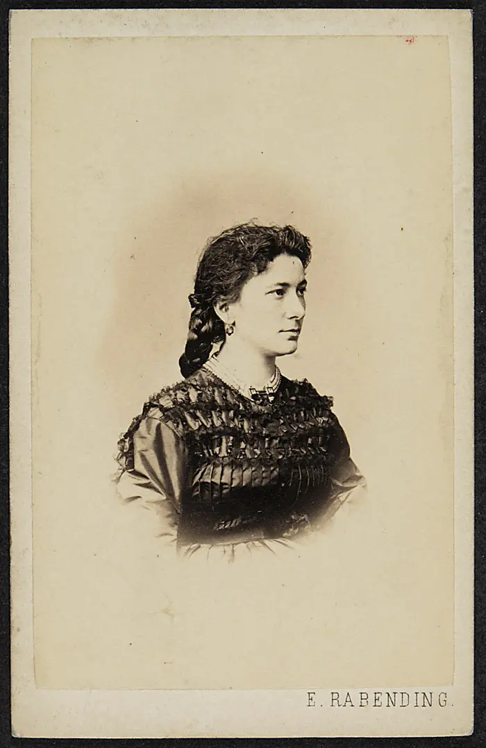 Charlotte Wolter