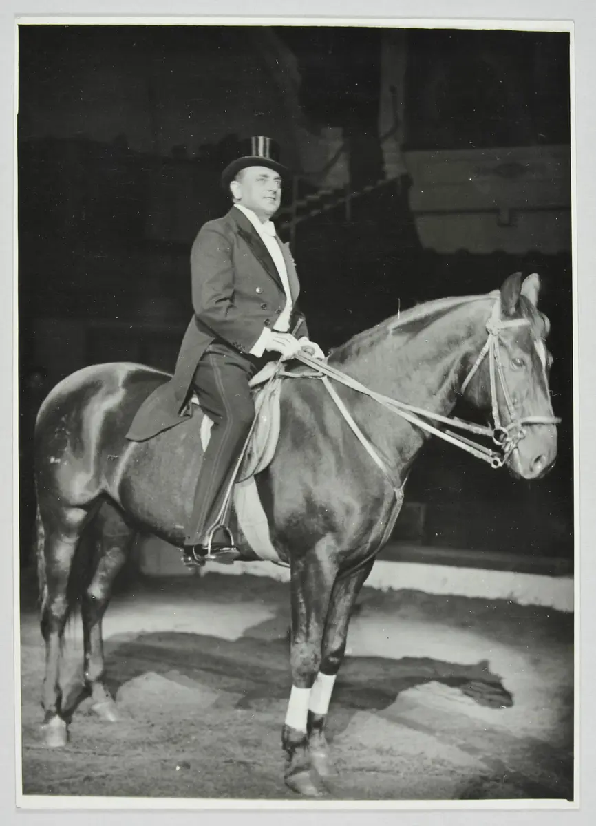 Hubert Marischka, Verweis auf Stücktitel: Stern der Manege