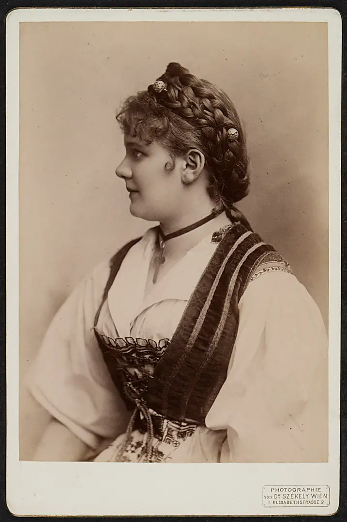 Margarethe Tondeur, Verweis auf Stücktitel: König und Bauer