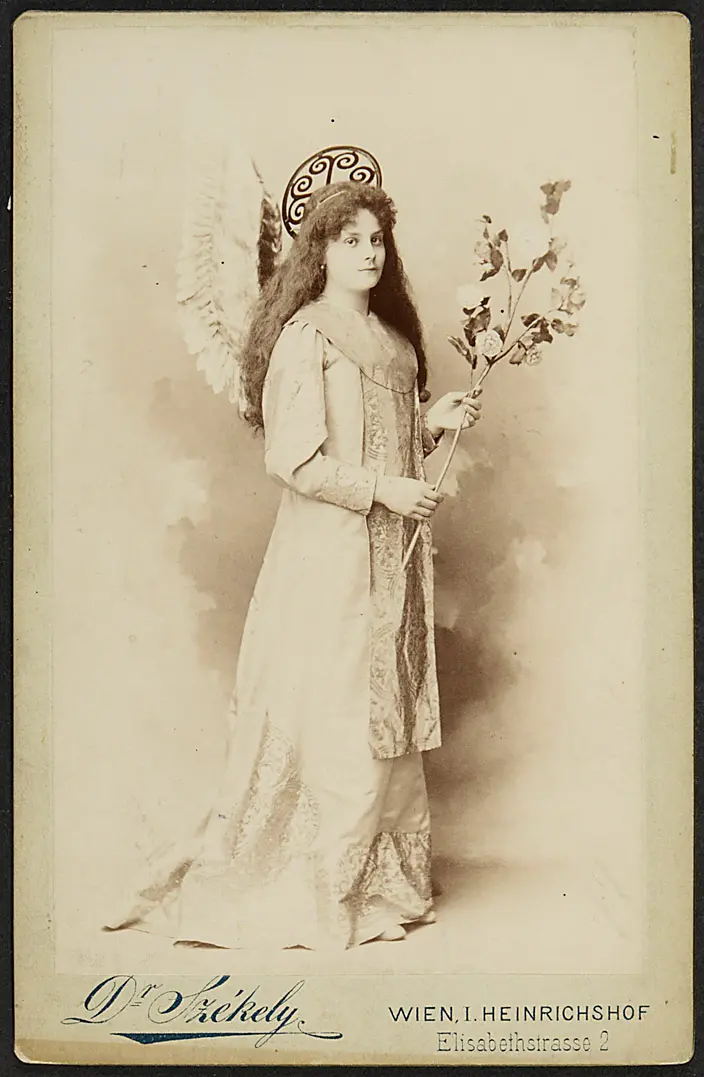 Lilly Berger, Verweis auf Stücktitel: Die roten Schuh