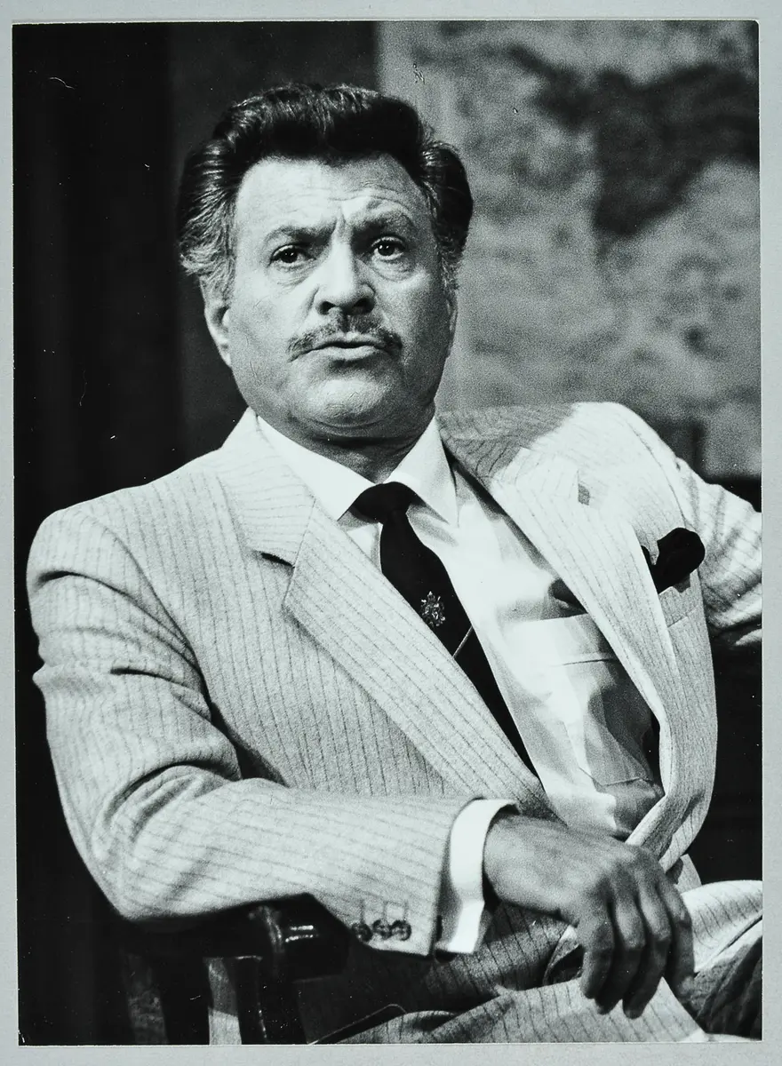 Erwin Strahl, Verweis auf Stücktitel: Die Fee