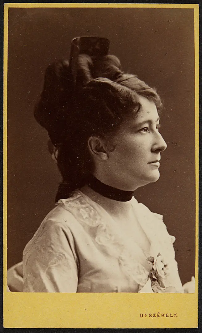 Charlotte Wolter