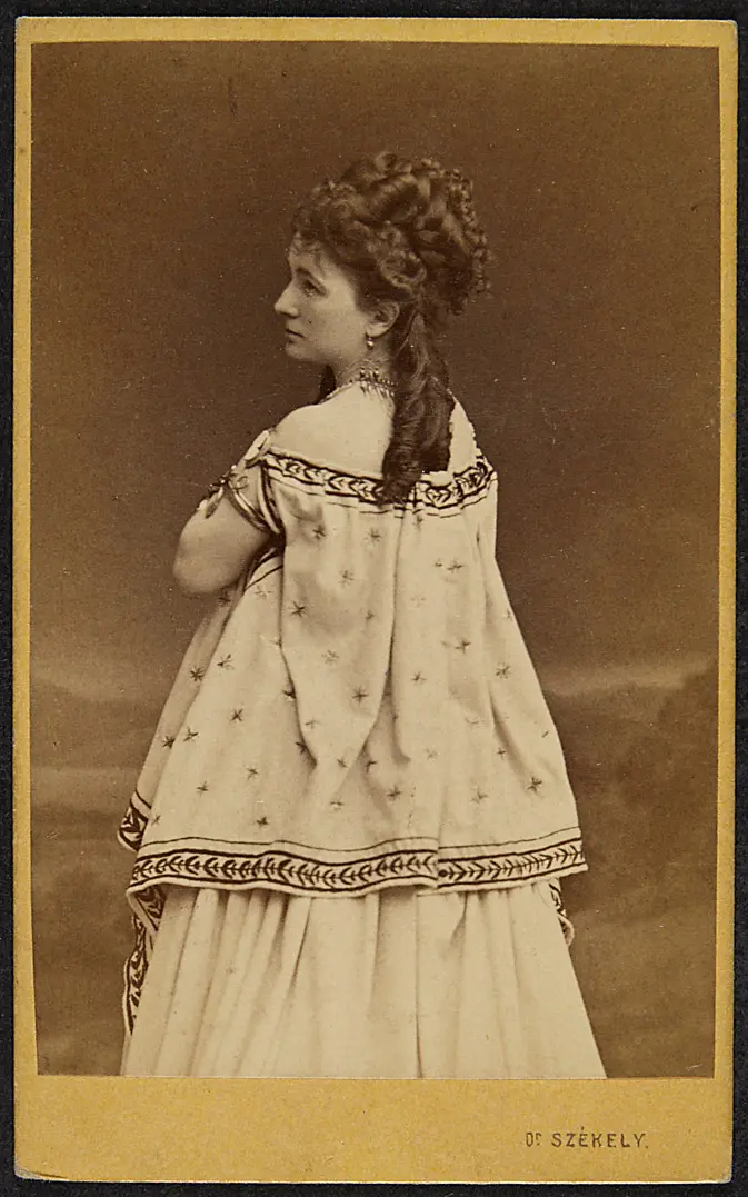 Charlotte Wolter