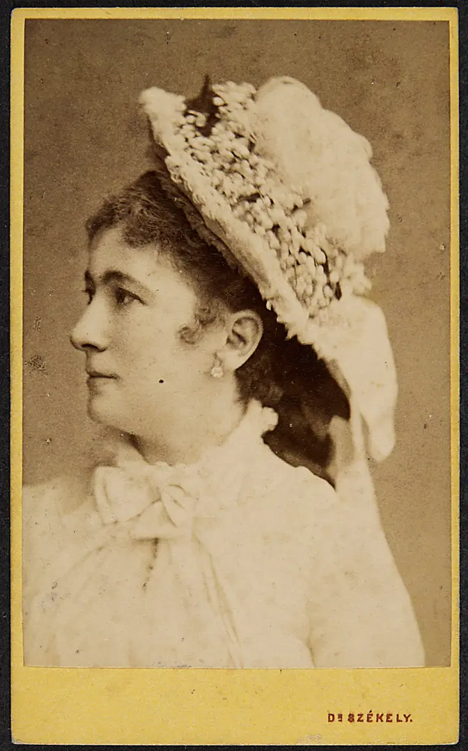 Charlotte Wolter