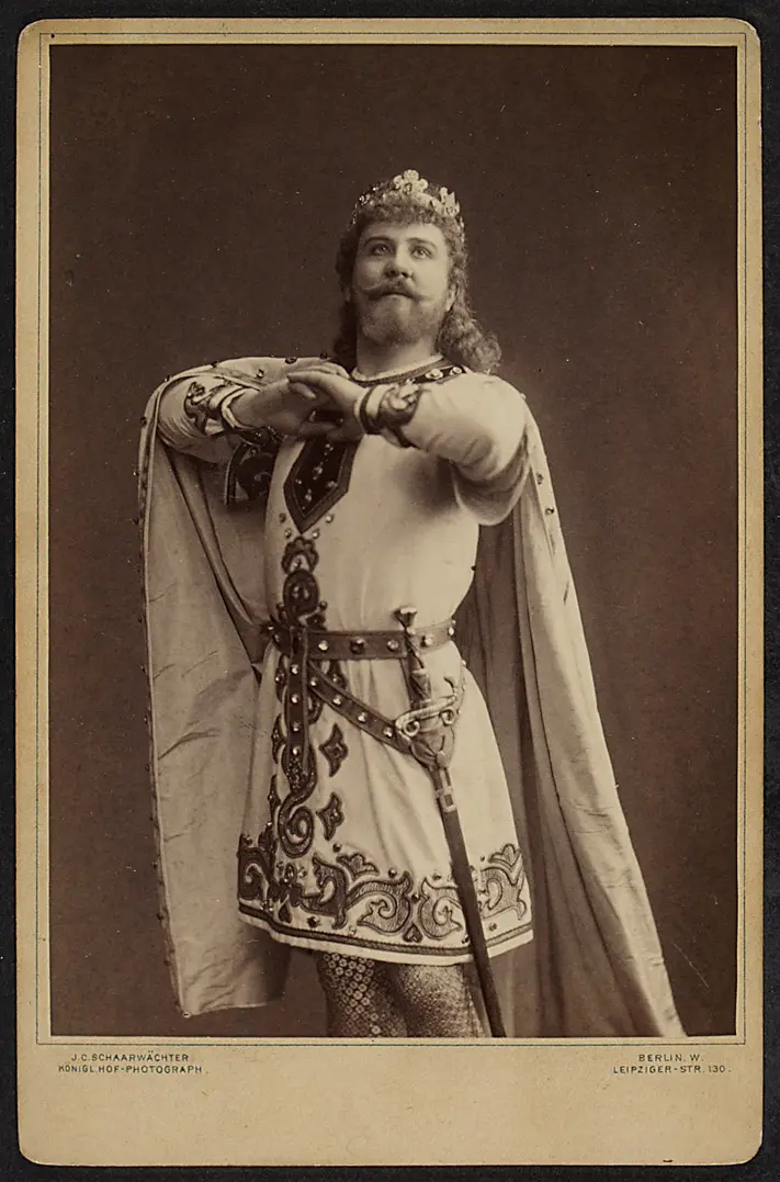 Franz Naval, Verweis auf Stücktitel: Lohengrin