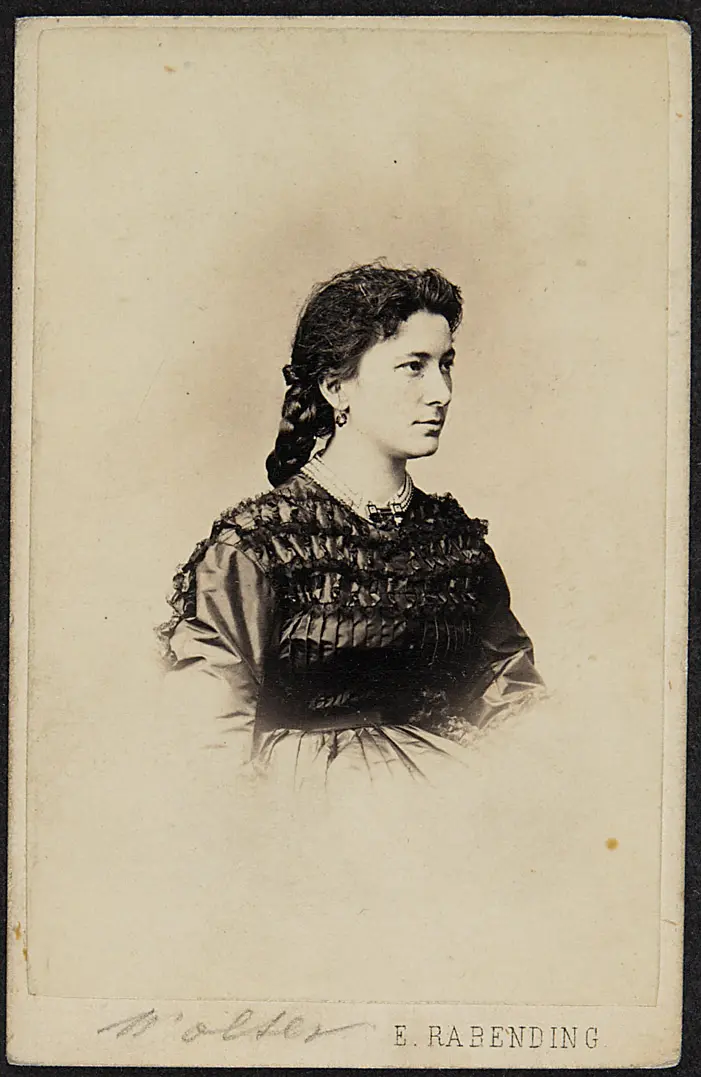 Charlotte Wolter