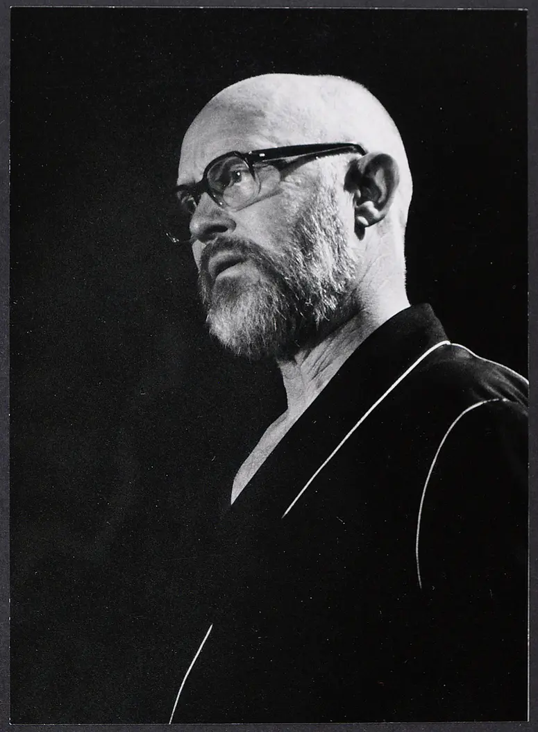 Ernst Jacobi, Verweis auf Stücktitel: V ersuchung