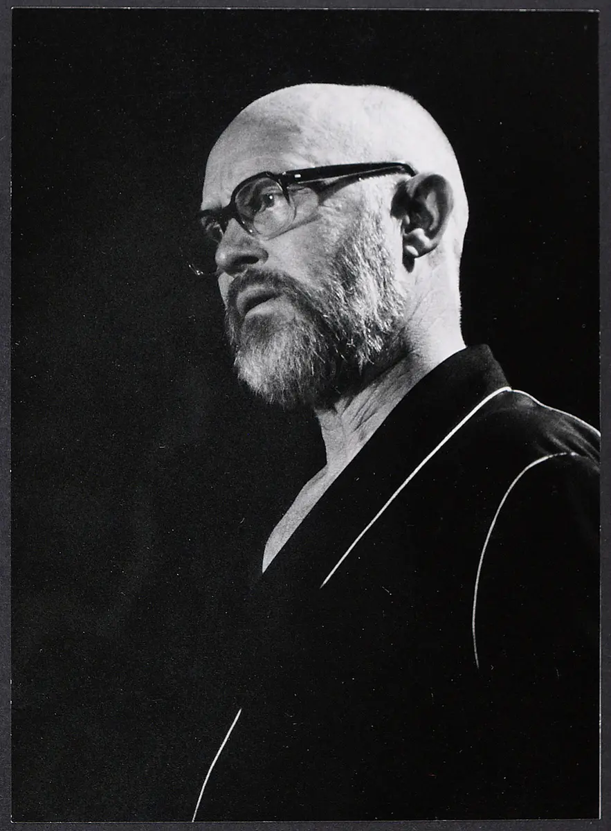 Ernst Jacobi, Verweis auf Stücktitel: V ersuchung