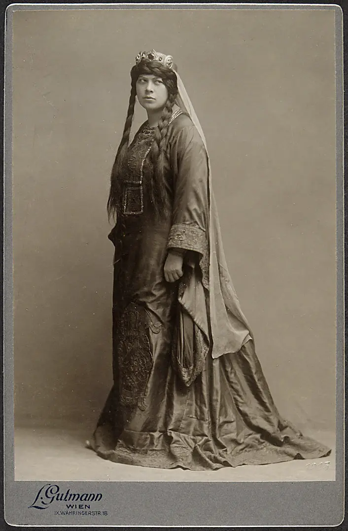 Marie Ranzenberg, Verweis auf Stücktitel: Lohengrin