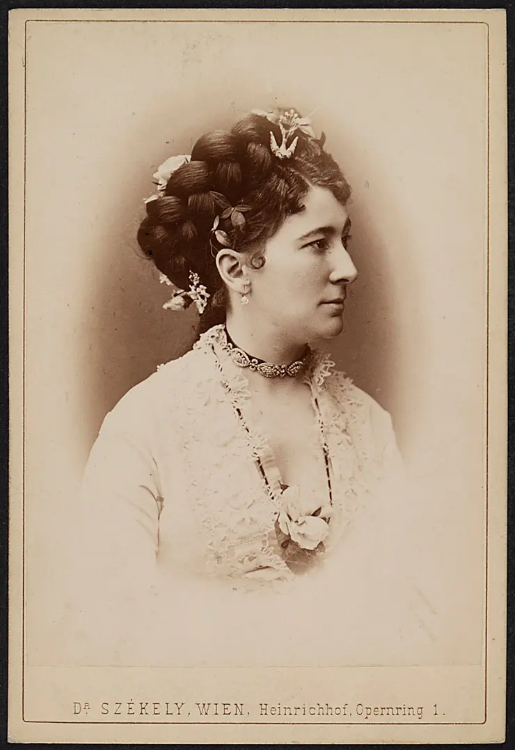 Charlotte Wolter