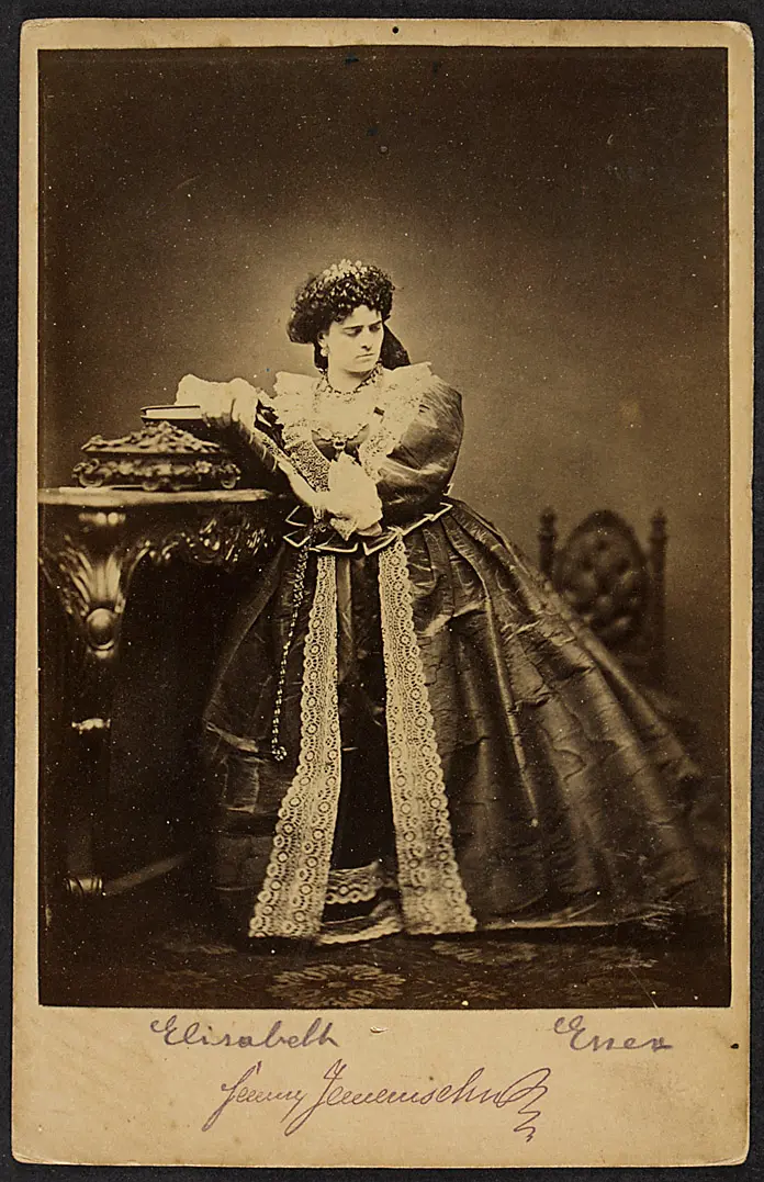 Fanny Janauschek, Verweis auf Stücktitel: Essex