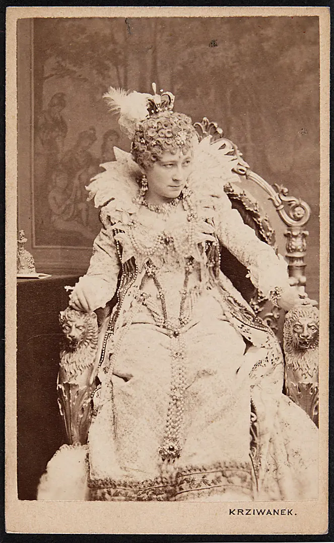Charlotte Wolter