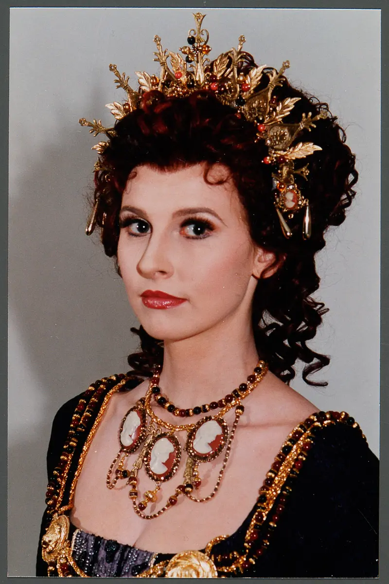 Eva Lind, Verweis auf Stücktitel: Lucio Silla