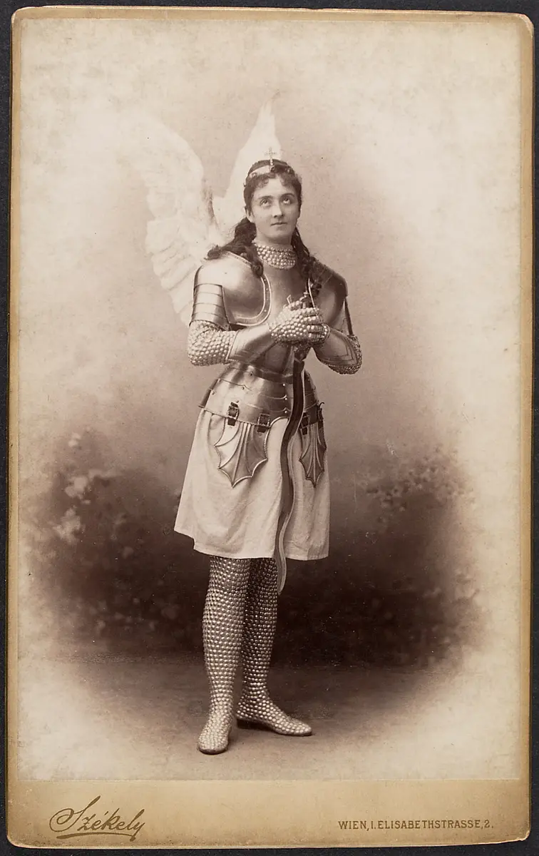 Stephanie Hildburg