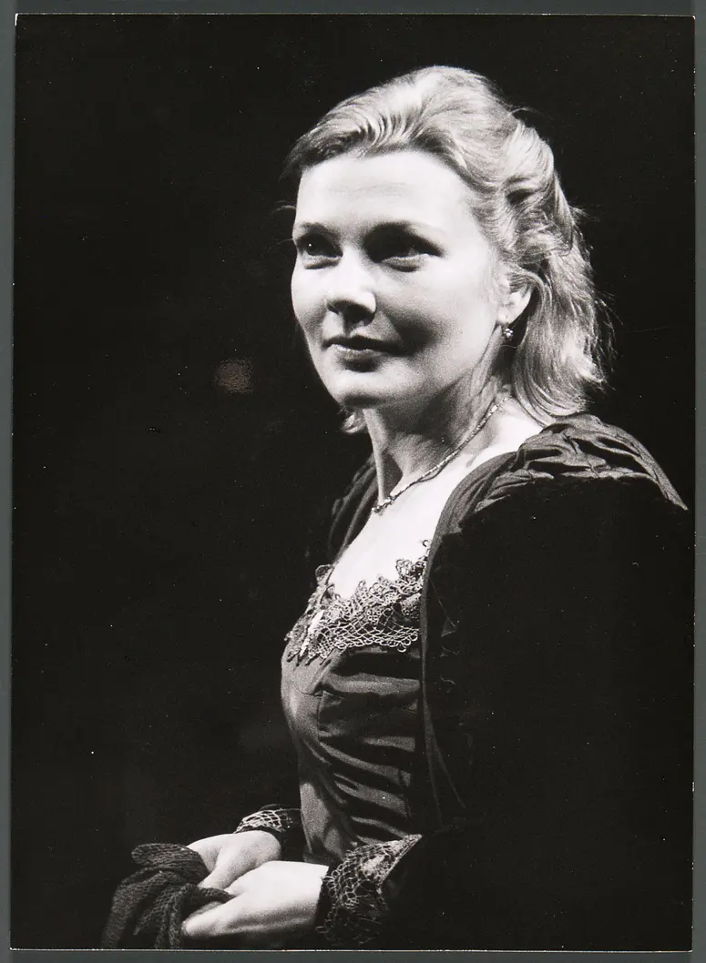 Cornelia Köndgen, Verweis auf Stücktitel: Stella