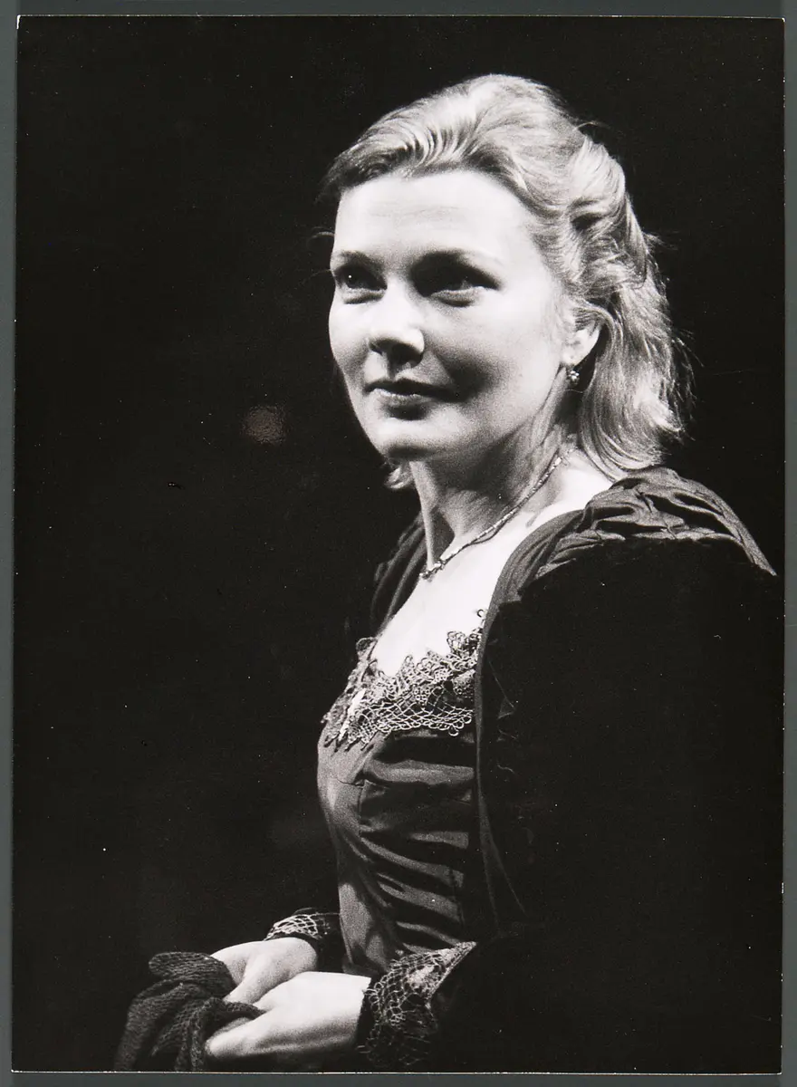 Cornelia Köndgen, Verweis auf Stücktitel: Stella