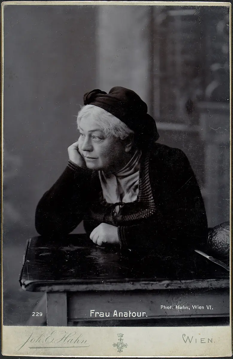 Frau Anatour