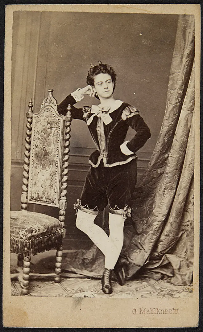 Irma Rotter, Verweis auf Stücktitel: Satanella