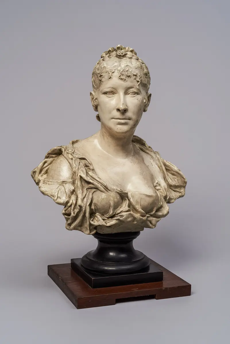 Büste Charlotte Wolter