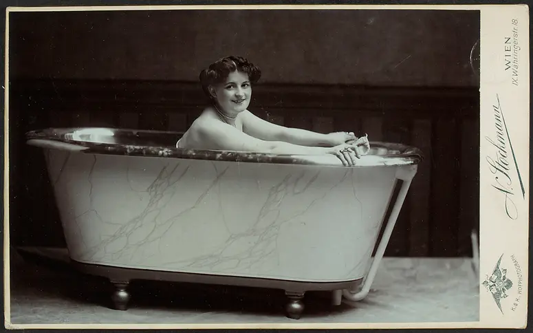 Annie Dirkens