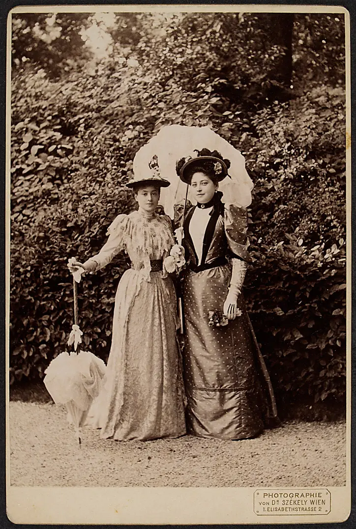 Lola Beeth