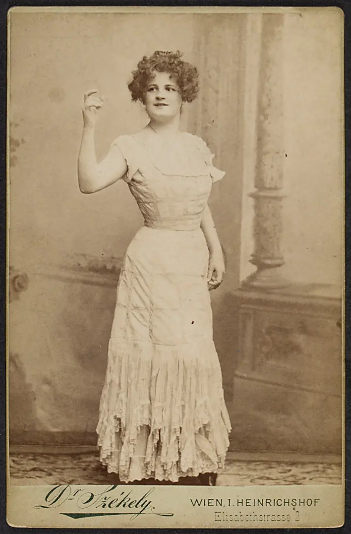 Annie Dirkens
