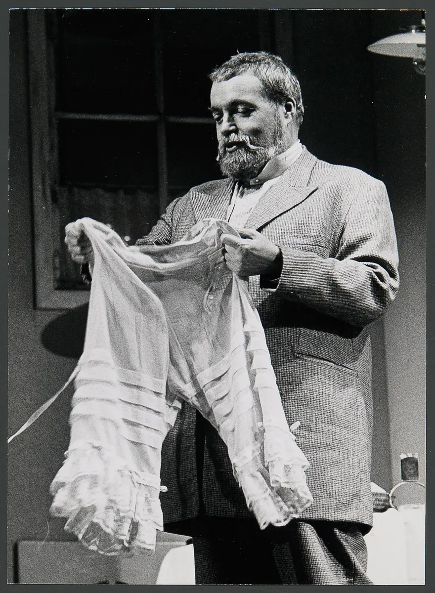 Helmut Qualtinger, Verweis auf Stücktitel: Die Hose