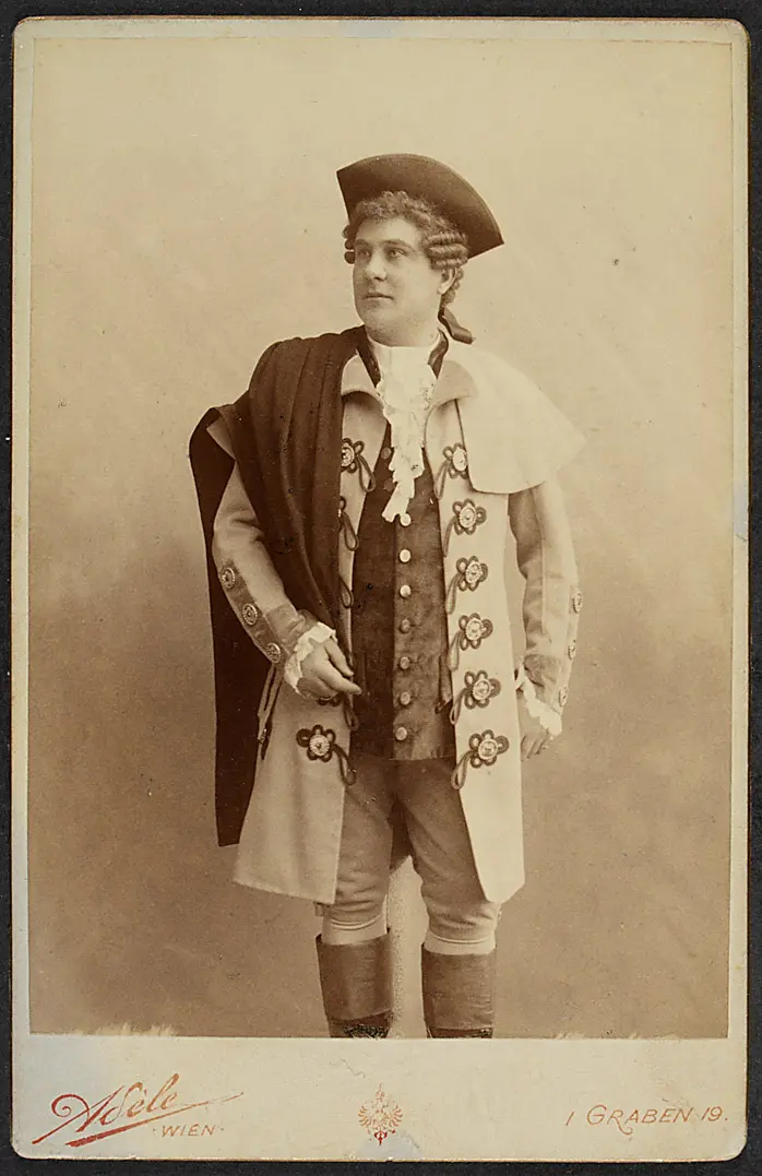 Franz Naval, Verweis auf Stücktitel: Manon