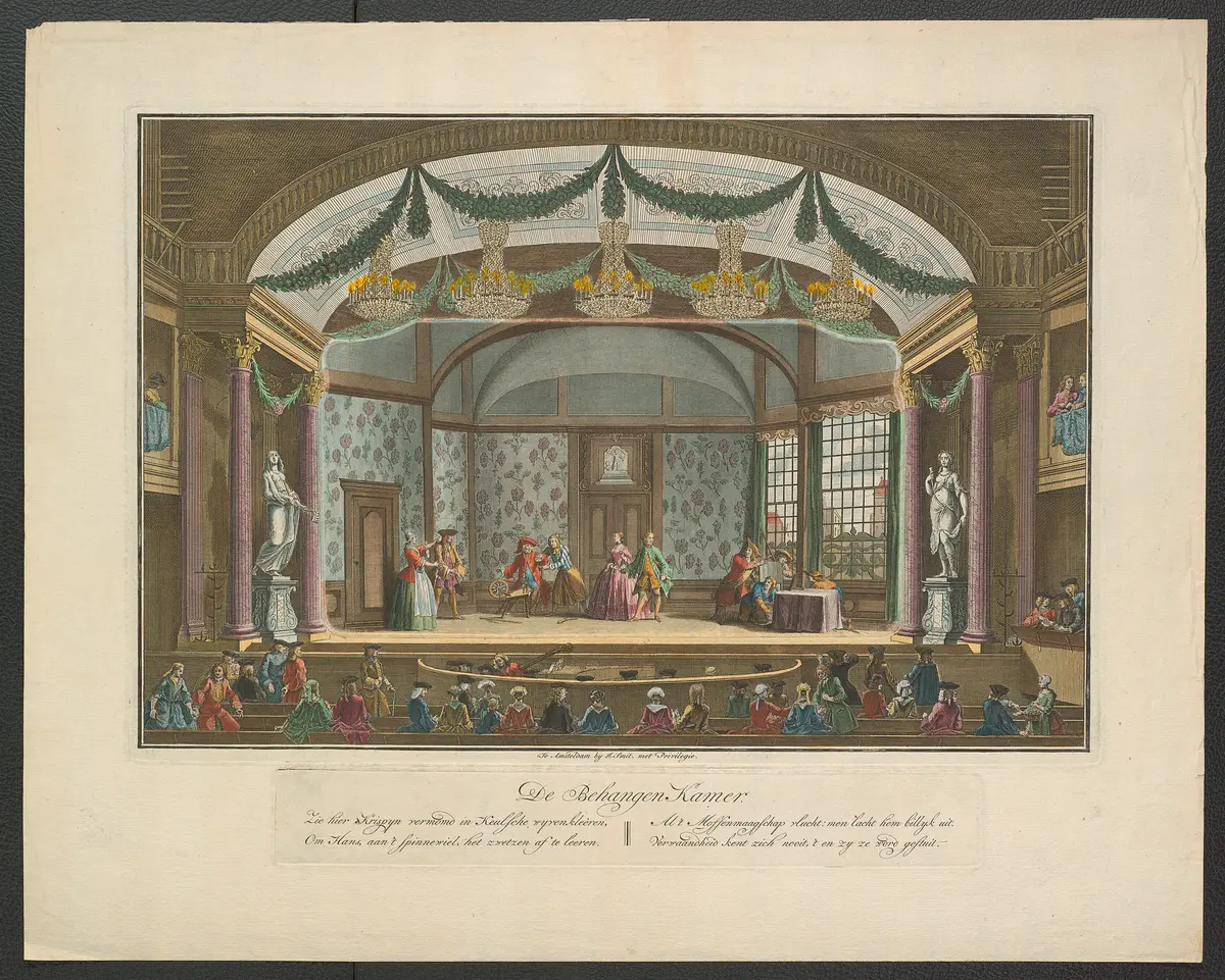 ohne Titel, Titel in Vorlageform: De Behangen Kamer (Tapeziertes Zimmer), Titel der Serie: Toneeldecors van de Amsterdamse Schouwburg (Theaterdekorationen der Amsterdamer Schauburg), Verweis auf Stücktitel: De Zwetser (Der Schwätzer)