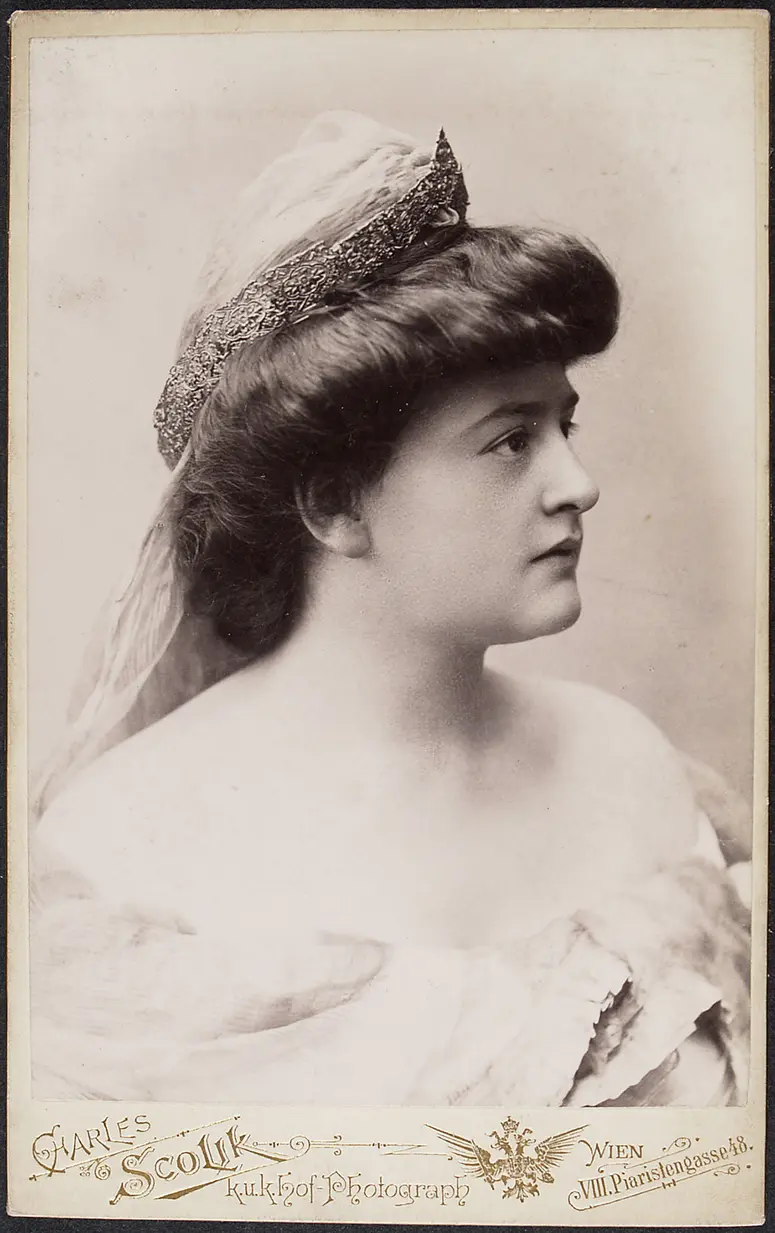 Katharina Guschelbauer