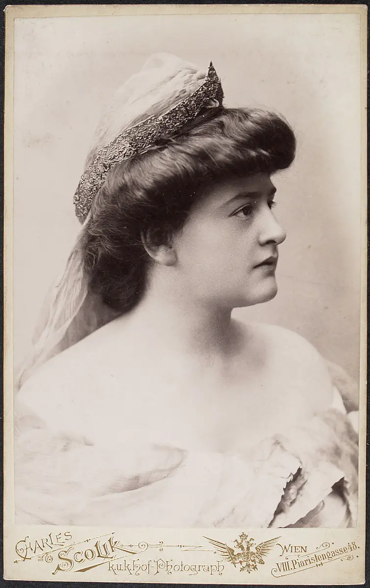 Katharina Guschelbauer