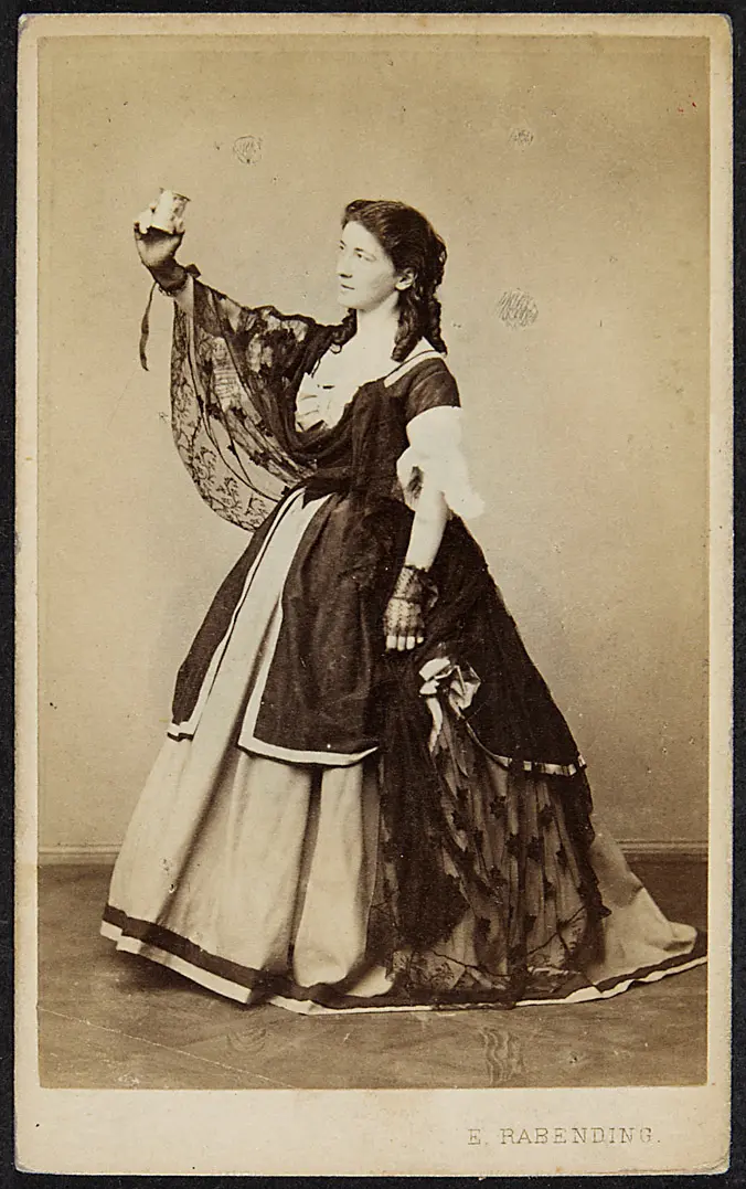 Charlotte Wolter
