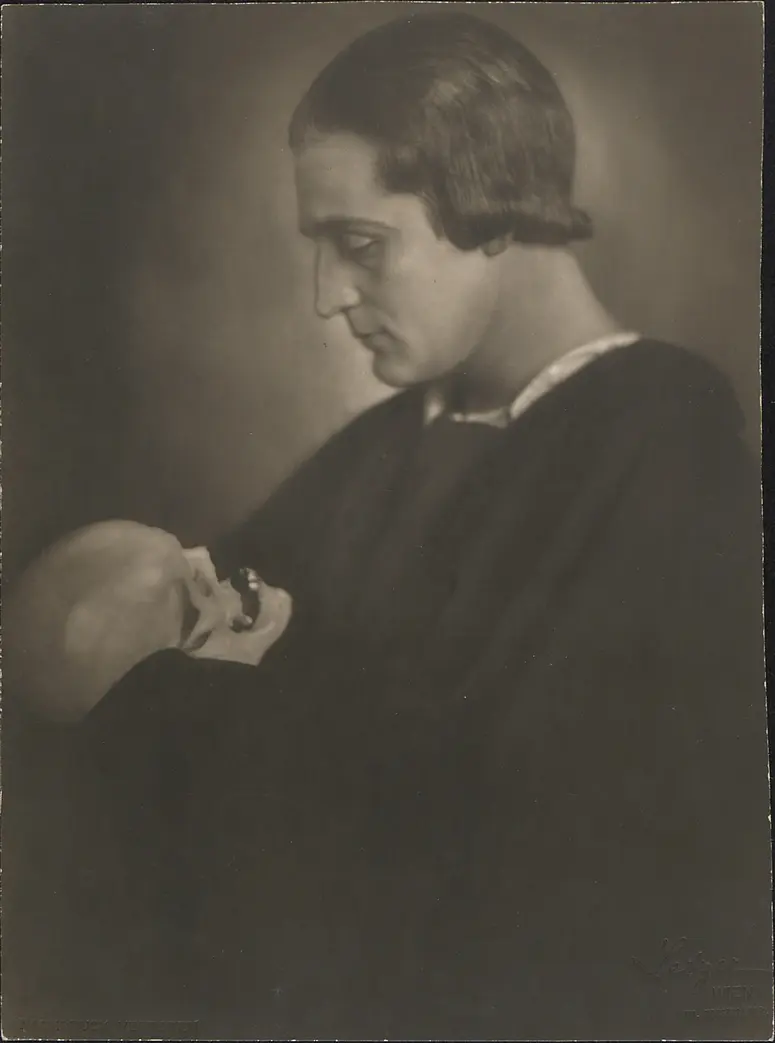 Raoul Aslan, Verweis auf Stücktitel: Hamlet