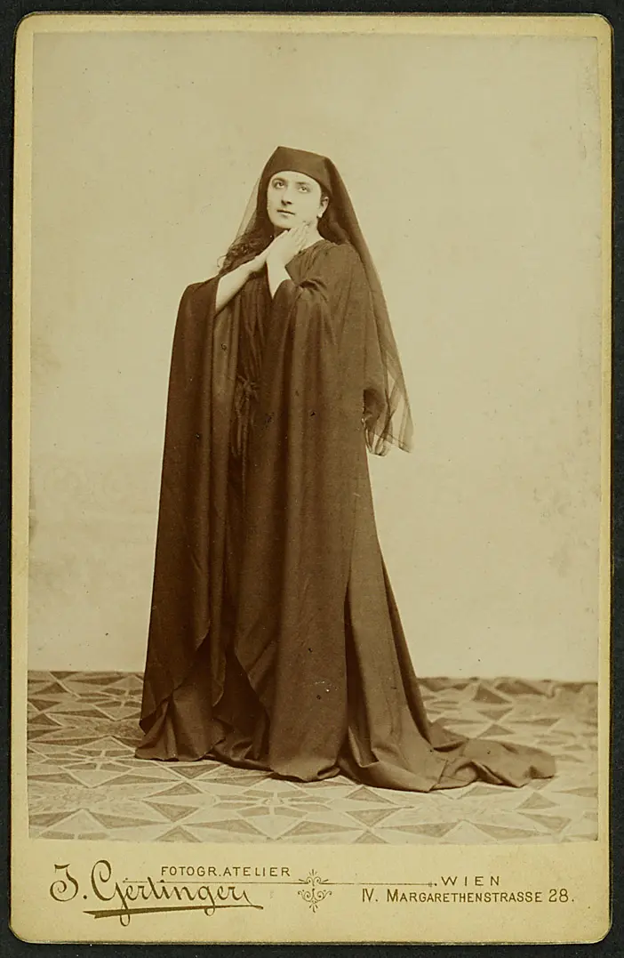 Sophie Hassan
