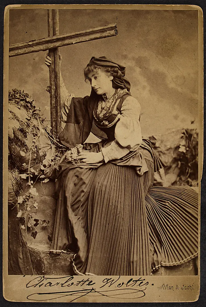 Charlotte Wolter