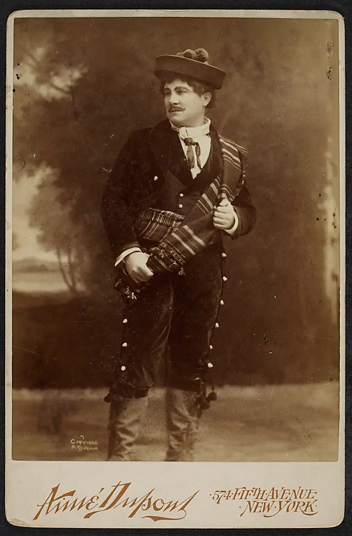 Franz Naval, Verweis auf Stücktitel: Carmen